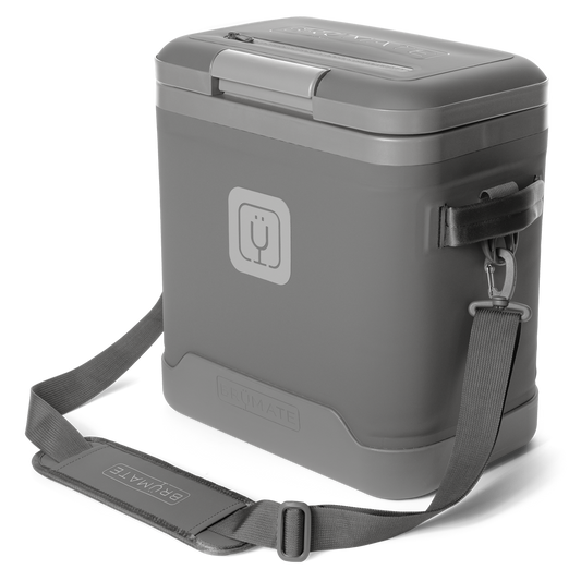 magpack-18-can-p9 magpack_18_graphite_front_strap.png